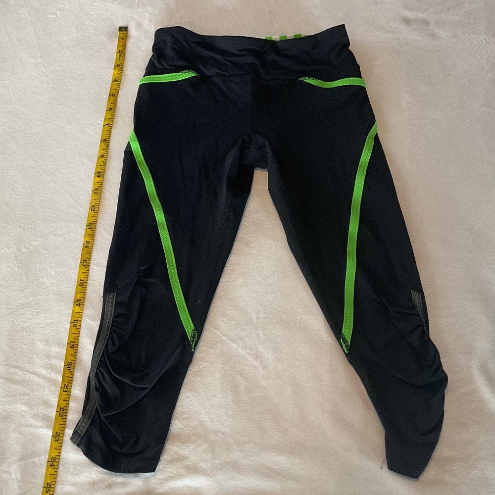 LULULEMON CROPPED LEGGINGS
